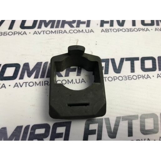 Кронштейн клапана турбины Renault Megane II 1.9 DCI 2002-2009 7701054684